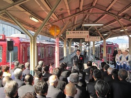 1月1日養老鉄道テープカット (7).JPG