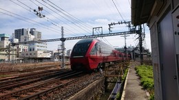 旧桑名駅とひのとり.JPG