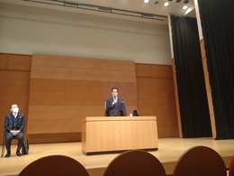 岡田かつや代議士報告会.JPG