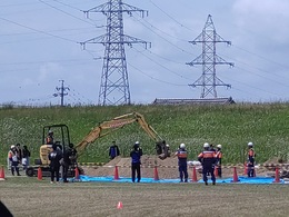 初訓練重機隊.JPG